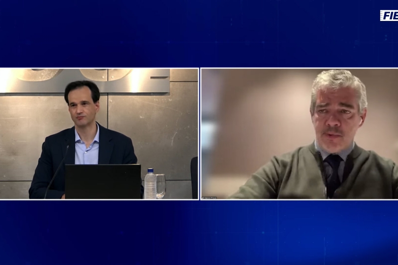 Economista-chefe da FIESC, Pablo Bittencourt (esq.), e Marcos Troyjo, economista e ex-presidente do Banco dos BRICS. 