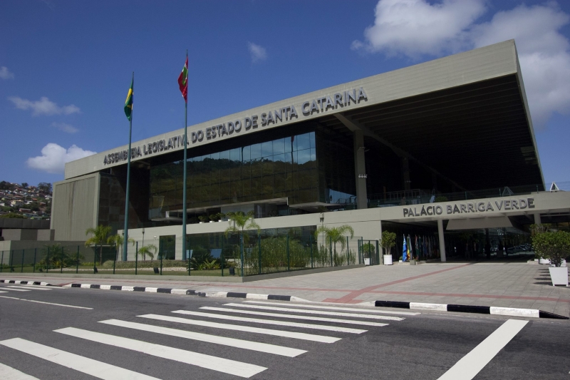 Assembleia Legislativa de SC aprova atualização do piso mínimo regional