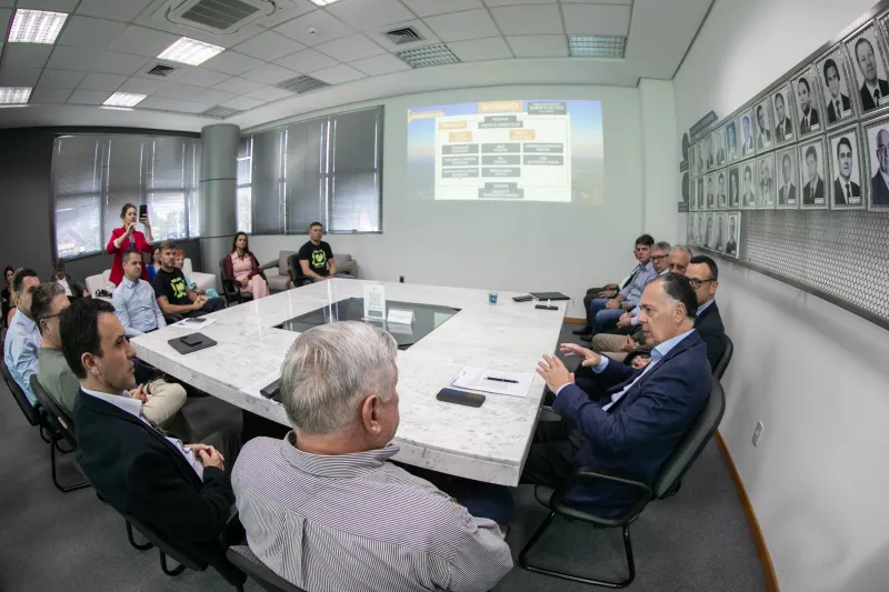 Reunião na Associação Empresarial de Jaraguá do Sul (foto: Filipe Scotti)