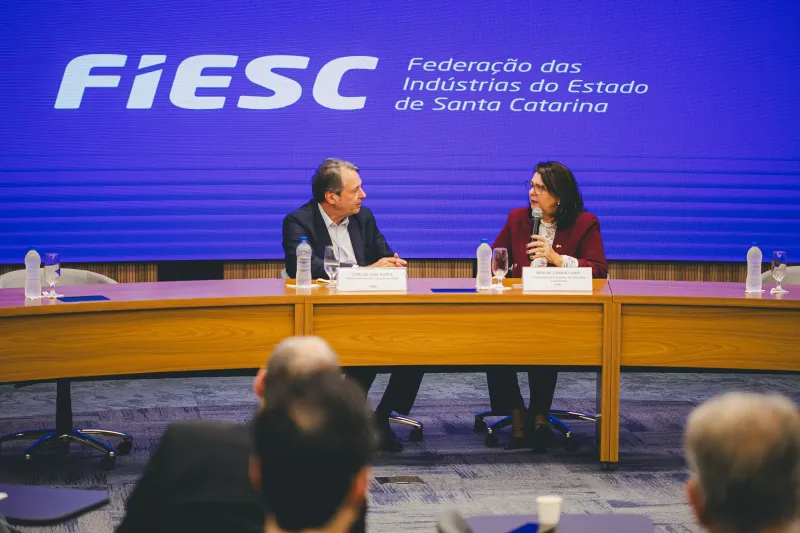 FIESC debate relações do trabalho e impacto da modernização trabalhista 
