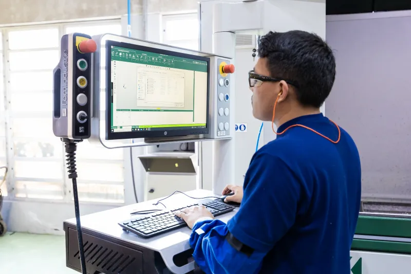 SENAI e WEG desenvolvem tecnologia pioneira para ampliar a eficiência de máquinas CNC