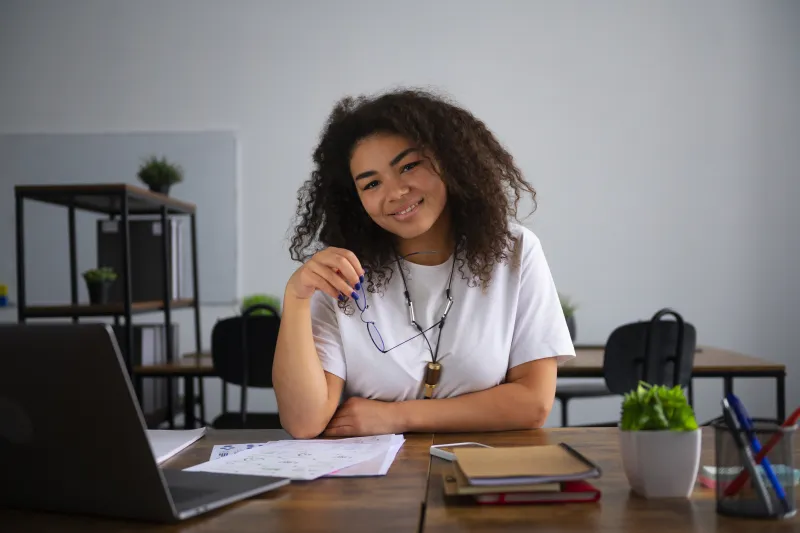 Jovens de 18 a 29 anos lideram lista dos que mais trocam de emprego no Brasil