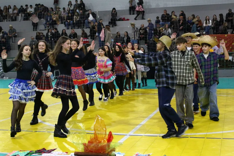 Festa Junina da Escola SESI reúne famílias e promove ação solidária