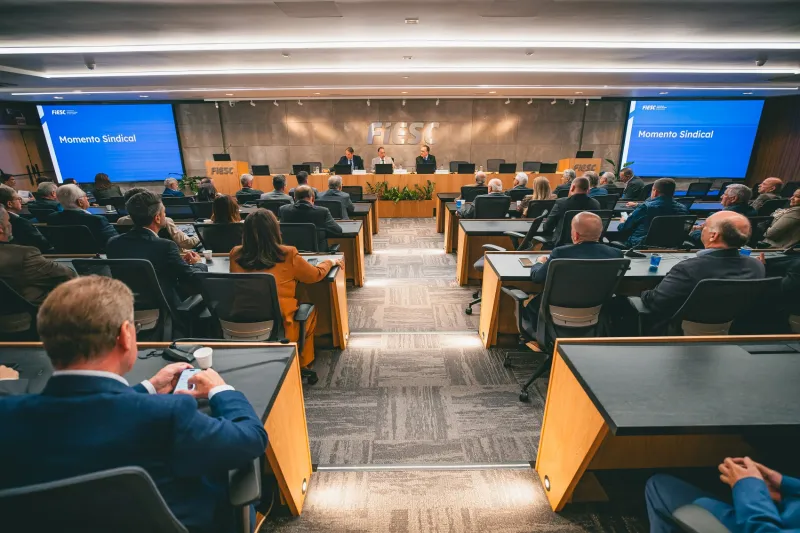 FIESC debate com sindicatos industriais estratégias para ampliar competitividade do setor