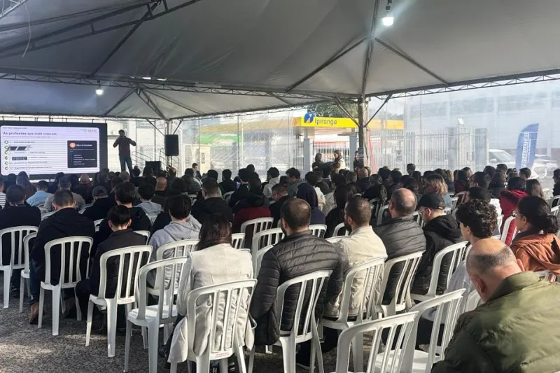 Em Tubarão, participantes acompanharam palestra e oficinas em tenda