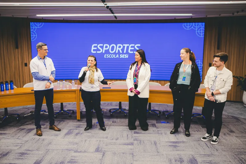 Equipe da Escola SESI/SC envolvida na organização do encontro na FIESC
