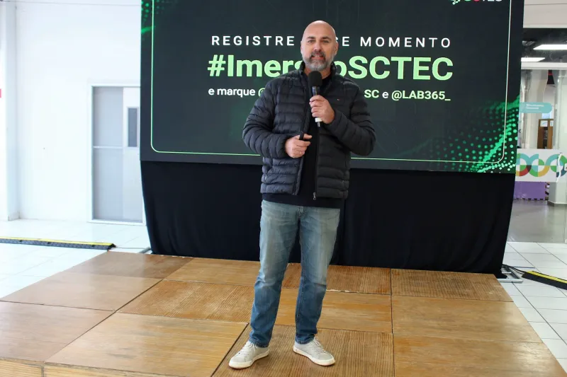 A imersão em Inteligência Artificial foi realizada em 14 cidades do estado simultaneamente. (Fotos: Debora Claudio)