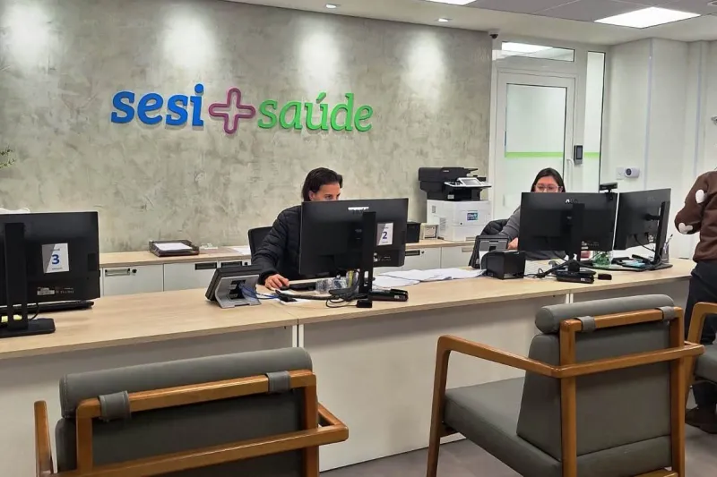Recepção da clínica de saúde do SESI/SC, que passou por revitalização