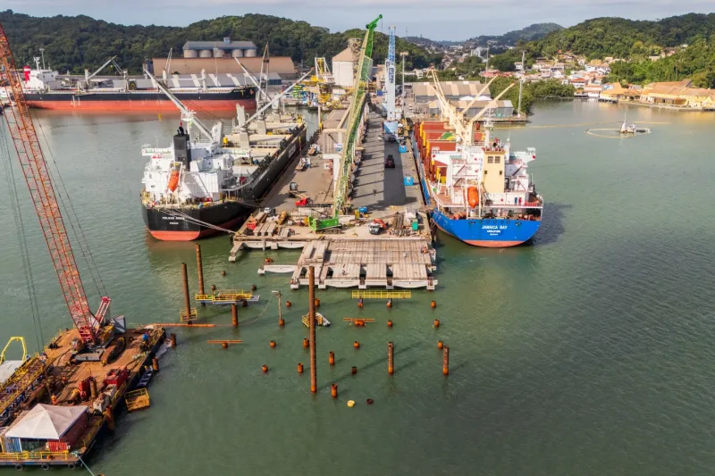 Solaris conclui cravamento de estacas offshore para ampliação do píer do TESC