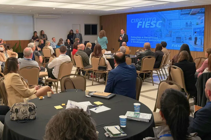 Executivos de sindicatos filiados à FIESC debatem estratégias e soluções de negócios 