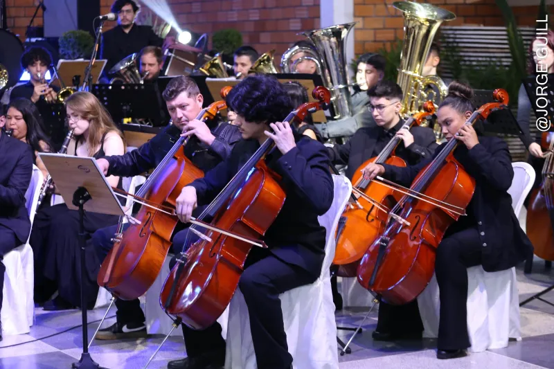 Fotos: confira imagens do concerto do Musicarium na Escola SESI de Joinville