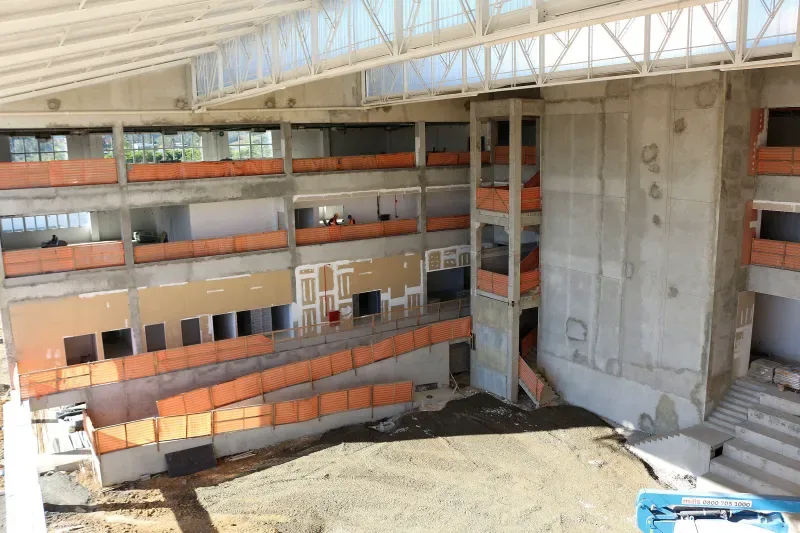 O prédio será usado pelo SESI e SENAI, integrando Ensino Médio e Profissionalizante. (Fotos: Debora Claudio)
