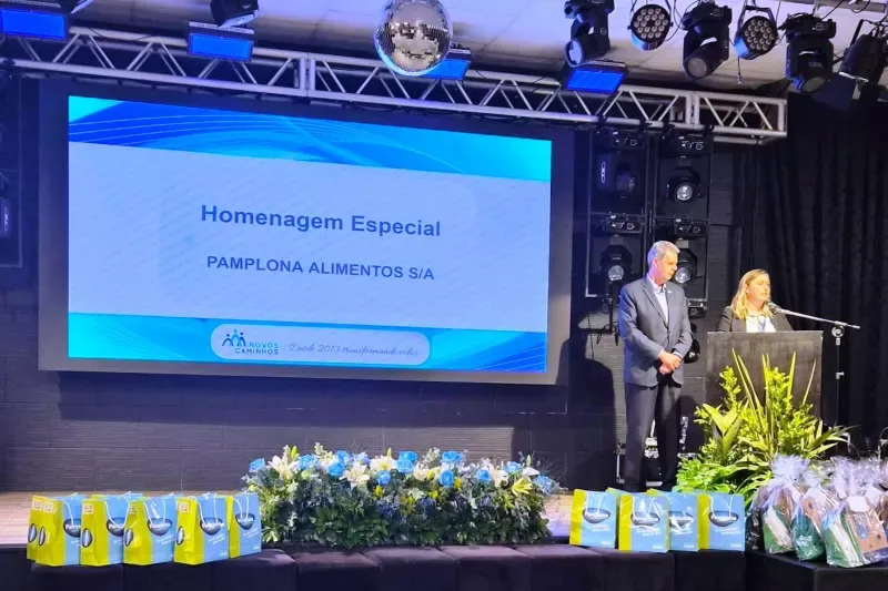 Plamplona foi homenageada por empregar jovens de serviços de acolhimento (Divulgação)