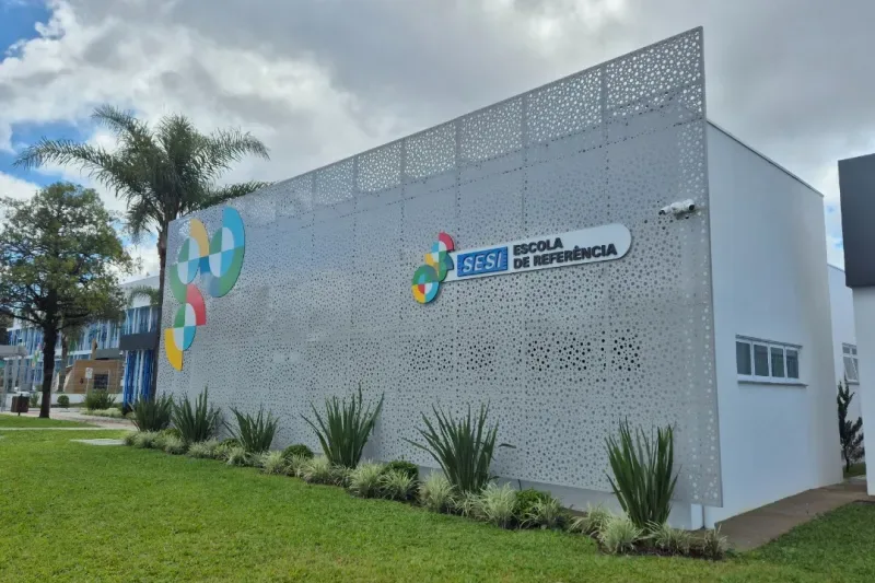 Fachada do bloco infantil da Escola SESI de Referência em Lages, na Serra (Divulgação)
