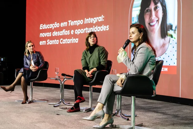 SESI/SC apresenta soluções educacionais a municípios em seminário da Undime-SC