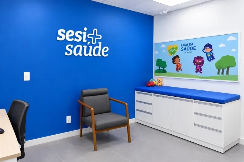 Espaço interno da clínica SESI em Curitibanos