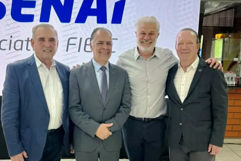 Cerimônia de inauguração reuniu lideranças da FIESC e SENAI e autoridades locais