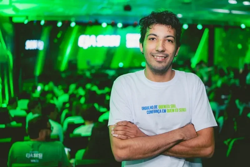 “A EJA mudou minha vida”, diz trabalhador de Blumenau que concluiu o ensino médio