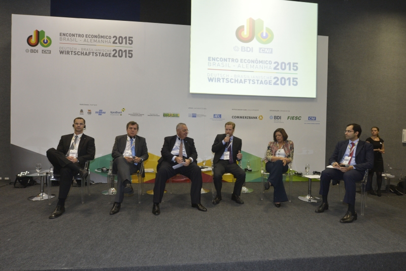 Adoção de tecnologias no Brasil deve ser precedida por obras de infraestrutura e planejamento de longo prazo (Foto: José Paulo Lacerda) Adoção de tecnologias no Brasil deve ser precedida por obras de infraestrutura e planejamento de longo prazo (Foto: José Paulo Lacerda)