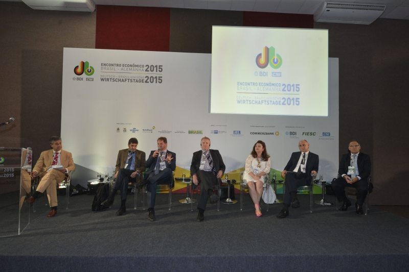 Representantes do setor privado e do governo debateram a Norma Regulamentadora 12 (foto: José Paulo Lacerda) Representantes do setor privado e do governo debateram a Norma Regulamentadora 12 (foto: José Paulo Lacerda)