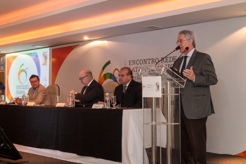 Presidente da FIESC, Glauco José Côrte, no encontro sobre gestão de pessoas (foto: Heraldo Carnieri)