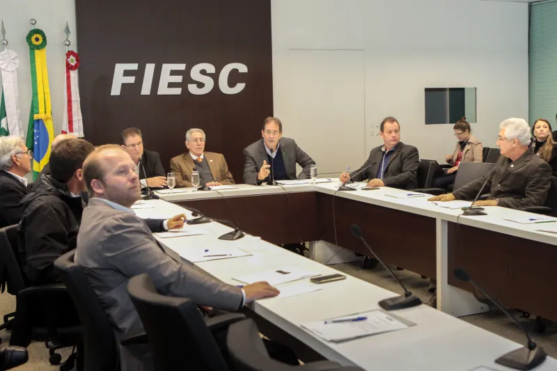 Reunião da Câmara debateu aviação regional e índices de acidentes em rodovias federais (foto: Heraldo Carnieri)