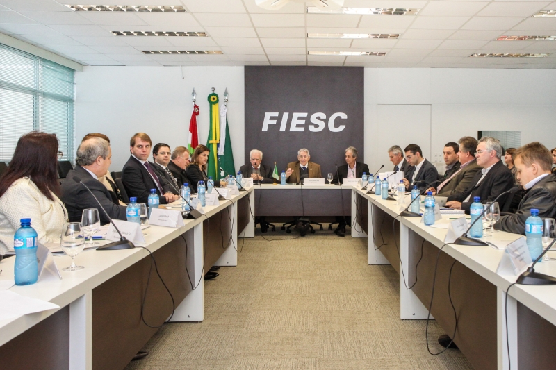 Reunião do Conselho de Governança do Movimento foi conduzida pelo presidente da FIESC, Glauco José Côrte (Foto: Heraldo Carnieri) Reunião do Conselho de Governança do Movimento foi conduzida pelo presidente da FIESC, Glauco José Côrte (Foto: Heraldo Carnieri)