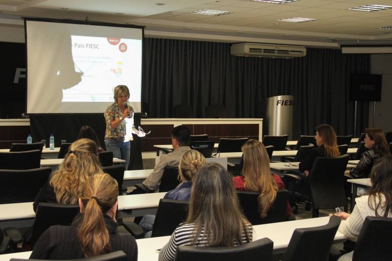 Eloisa Schumacher falou sobre autonomia das crianças. Foto: Filipe Scotti Eloisa Schumacher falou sobre autonomia das crianças. Foto: Filipe Scotti