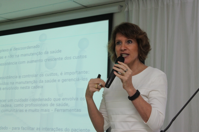 Ana Cláudia de Assis Pinto fez a palestra "Gestão de Saúde Populacional  Entender os riscos para gerir bem os custos" (Foto: Flávio Ueta)