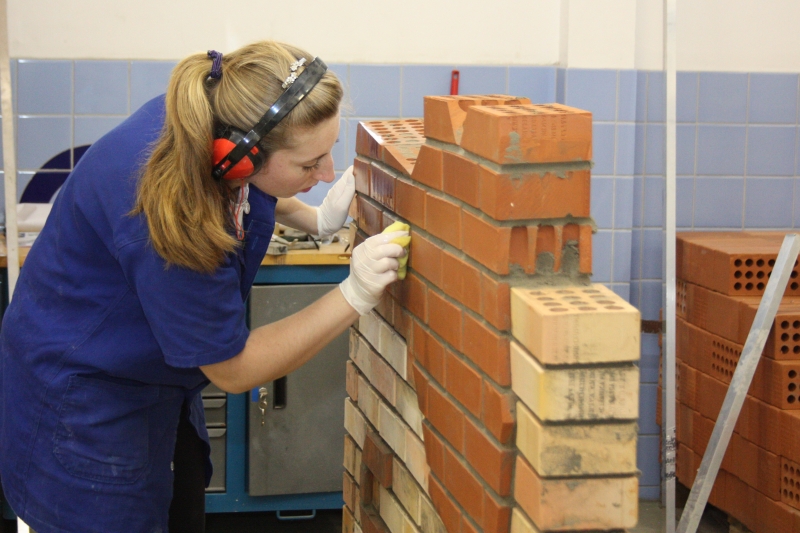 Elizabeth está preparada para os desafios da construção civil. Foto: Elida Ruivo Elizabeth está preparada para os desafios da construção civil. Foto: Elida Ruivo
